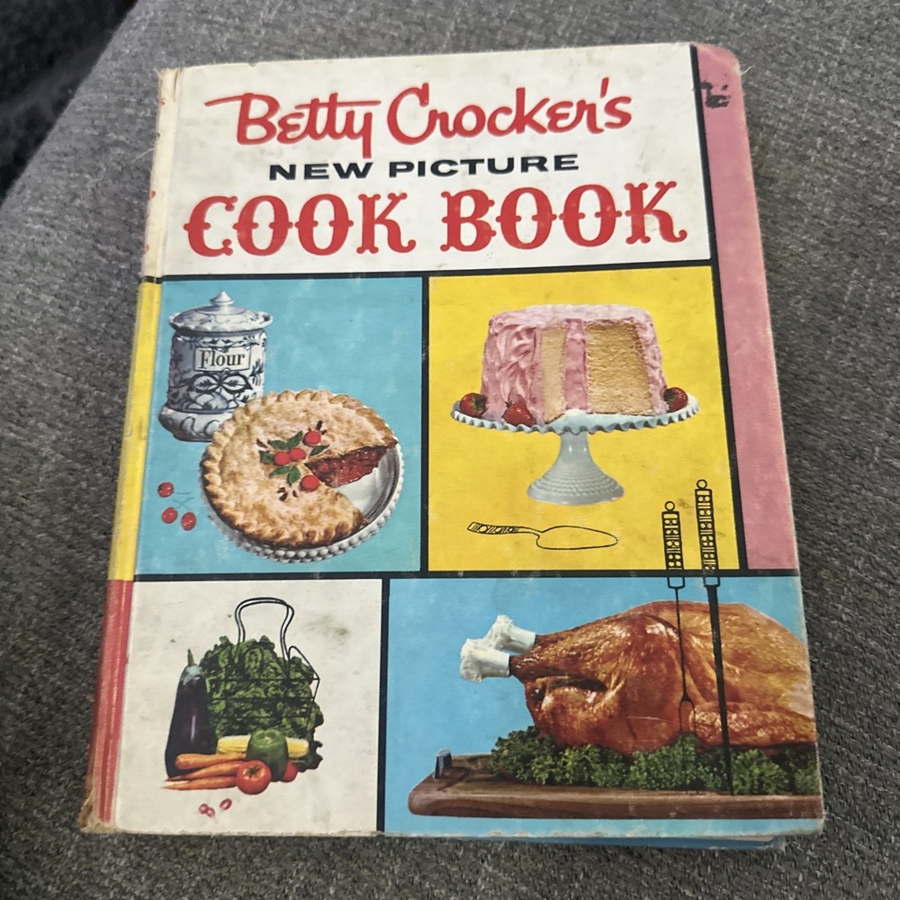 Vintage 1961 Betty Crocker's New Picture Cook Book - 1st Edition, 3rd Printing
